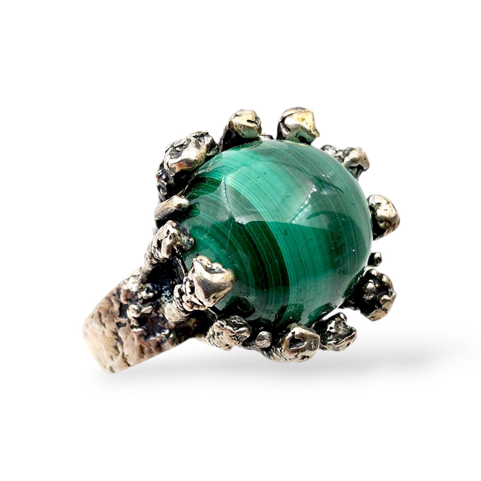 Vintage Brutalist Silver Ring With Large Malachite Cabochon | Organic Design Eu 54.5 | Us 7 von detaschmuck