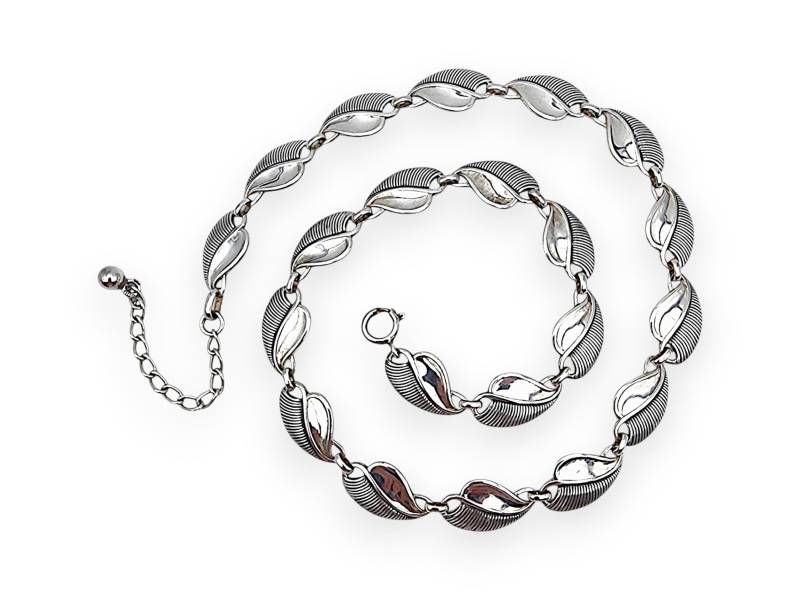 Vintage European 800 Silver Leaf Necklace, Mid-Century Design, Adjustable 46cm, Elegant Jewelry von detaschmuck