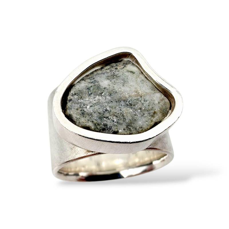 Vintage Modernist Silver Ring With Rough Grey Stone - Eu 57 | Us 8 Brutalist 1970S Style Statement von detaschmuck