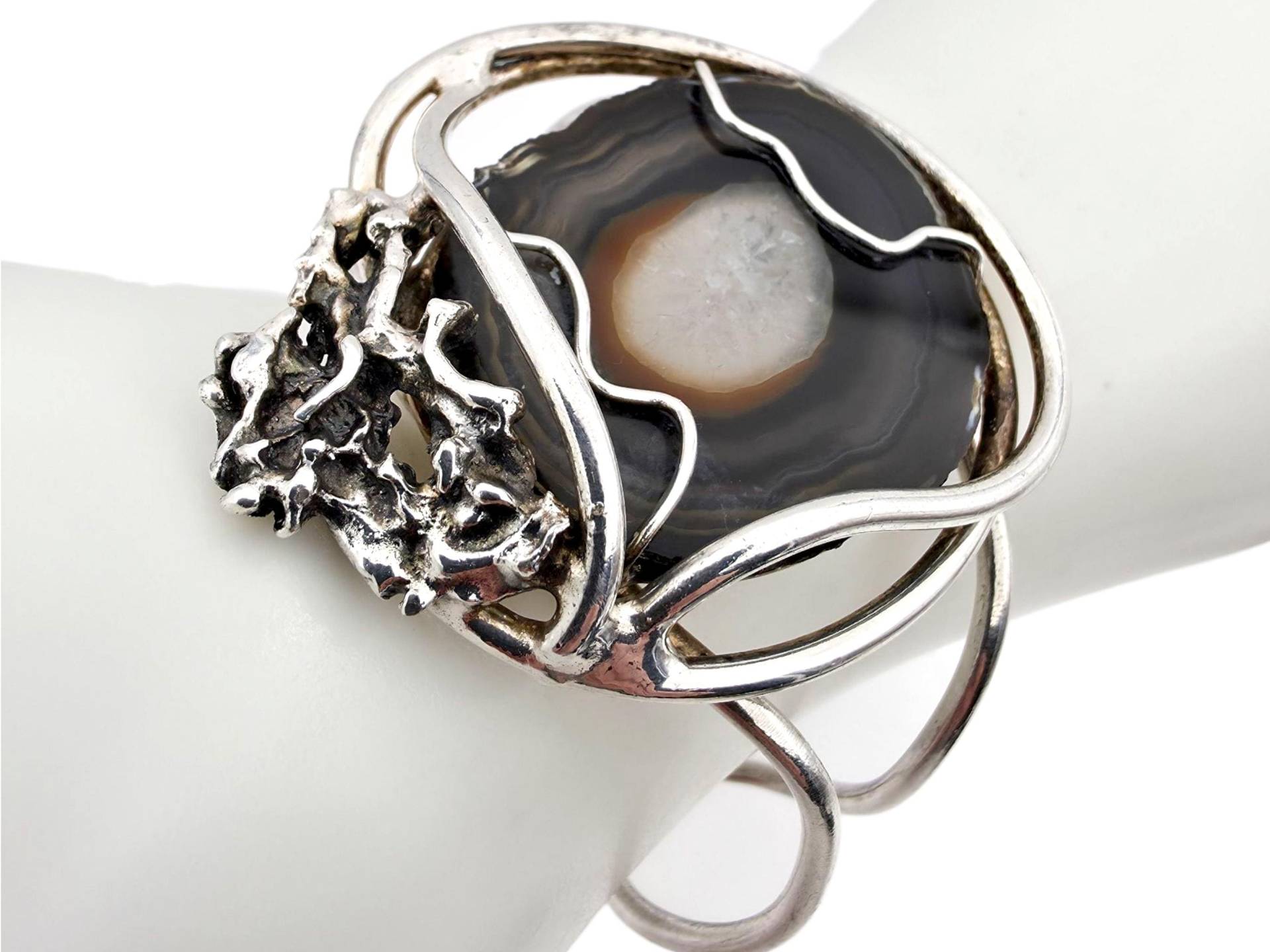 Vintage Silver Brutalist Bracelet With Large Agate Druzy Stone, Modernist 1970S Design, 45.72G von detaschmuck