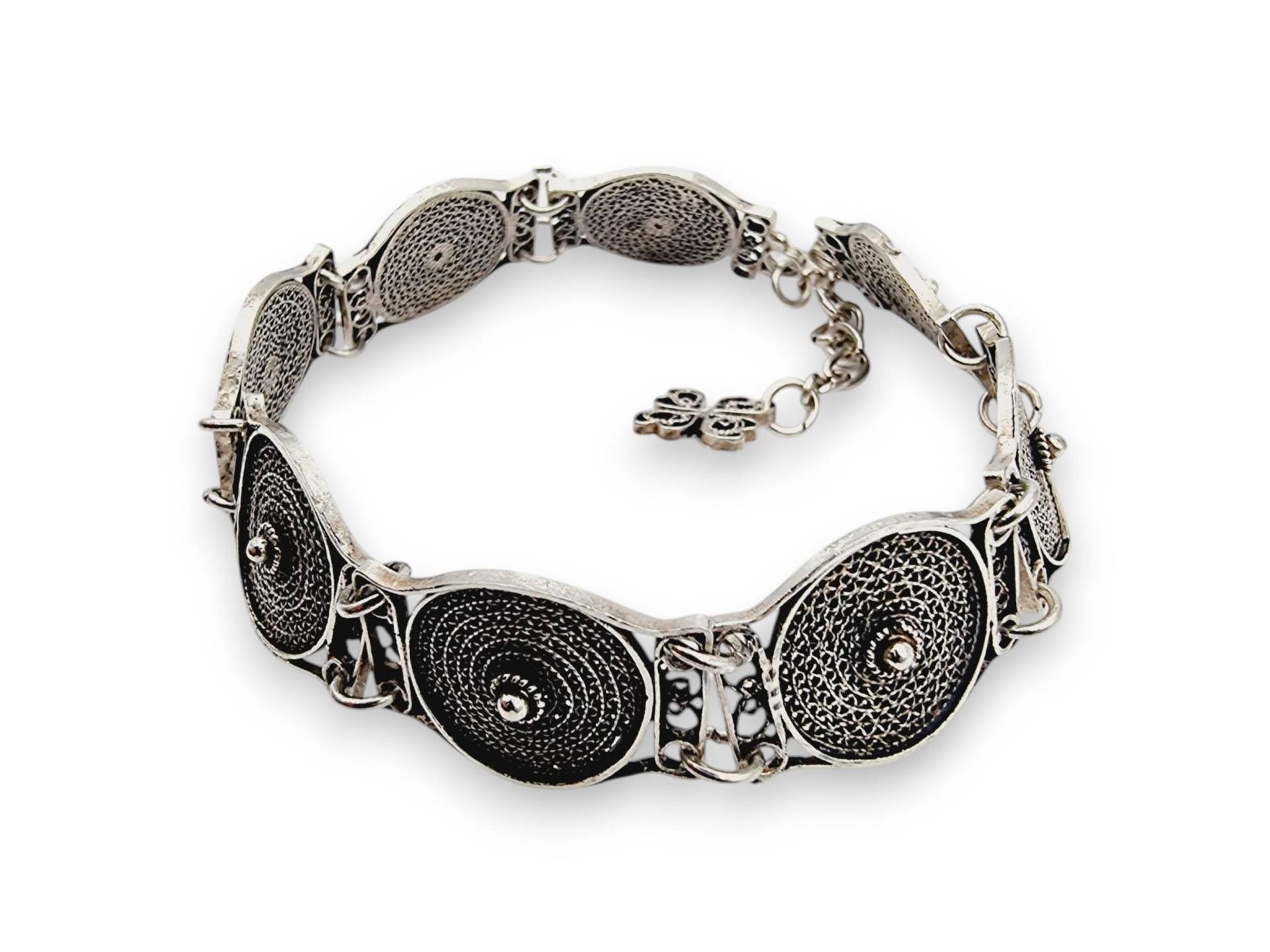 Vintage Silver Filigree Medallion Bracelet With Clover Charm - 21cm | 8.26" Ornate Handmade Look Vintage Silver Filigree Medallion Bracelet With Clover Charm - 21cm | 8.26" Ornate Handmade Look von detaschmuck