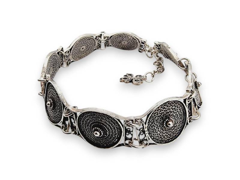 Vintage Silver Filigree Medallion Bracelet With Clover Charm - 21cm | 8.26" Ornate Handmade Look Vintage Silver Filigree Medallion Bracelet With Clover Charm - 21cm | 8.26" Ornate Handmade Look von detaschmuck