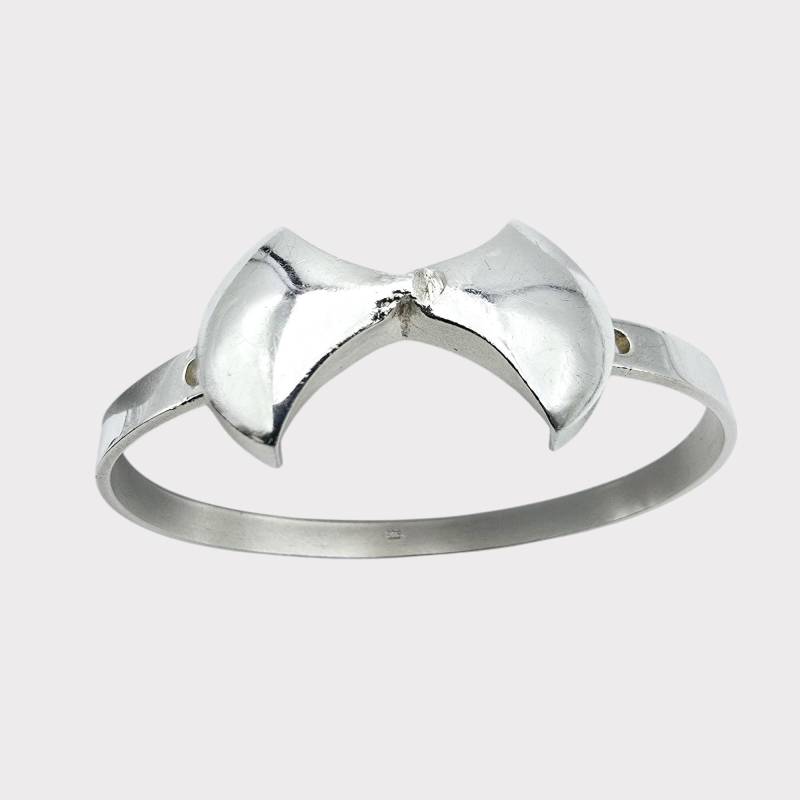 Vintage Silver Modernist Bracelet With Unique Bow Design von detaschmuck