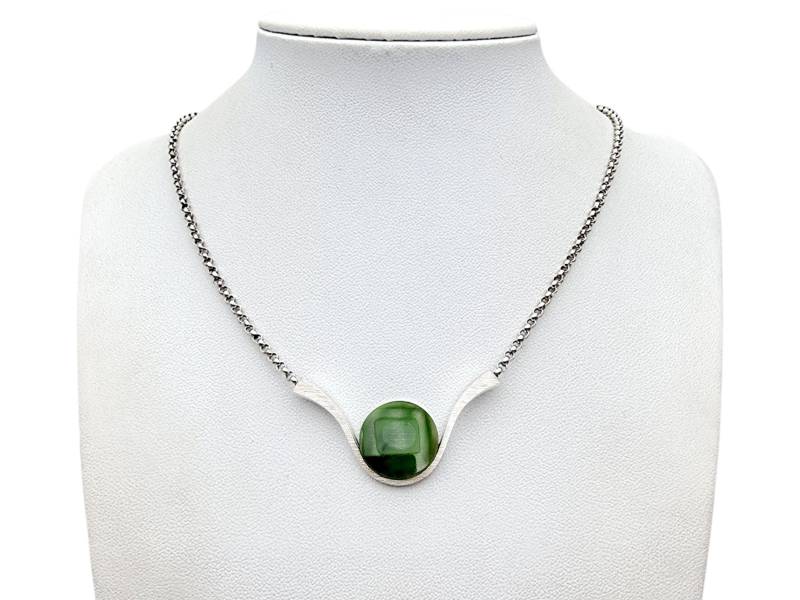 Vintage Silver Necklace With Green Jade Cabochon | Modernist Minimalist Pendant 42cm, 9.78G Vintage Silver Necklace With Green Jade Cabochon | Modernist Minimalist Pendant 42cm, 9.78G von detaschmuck