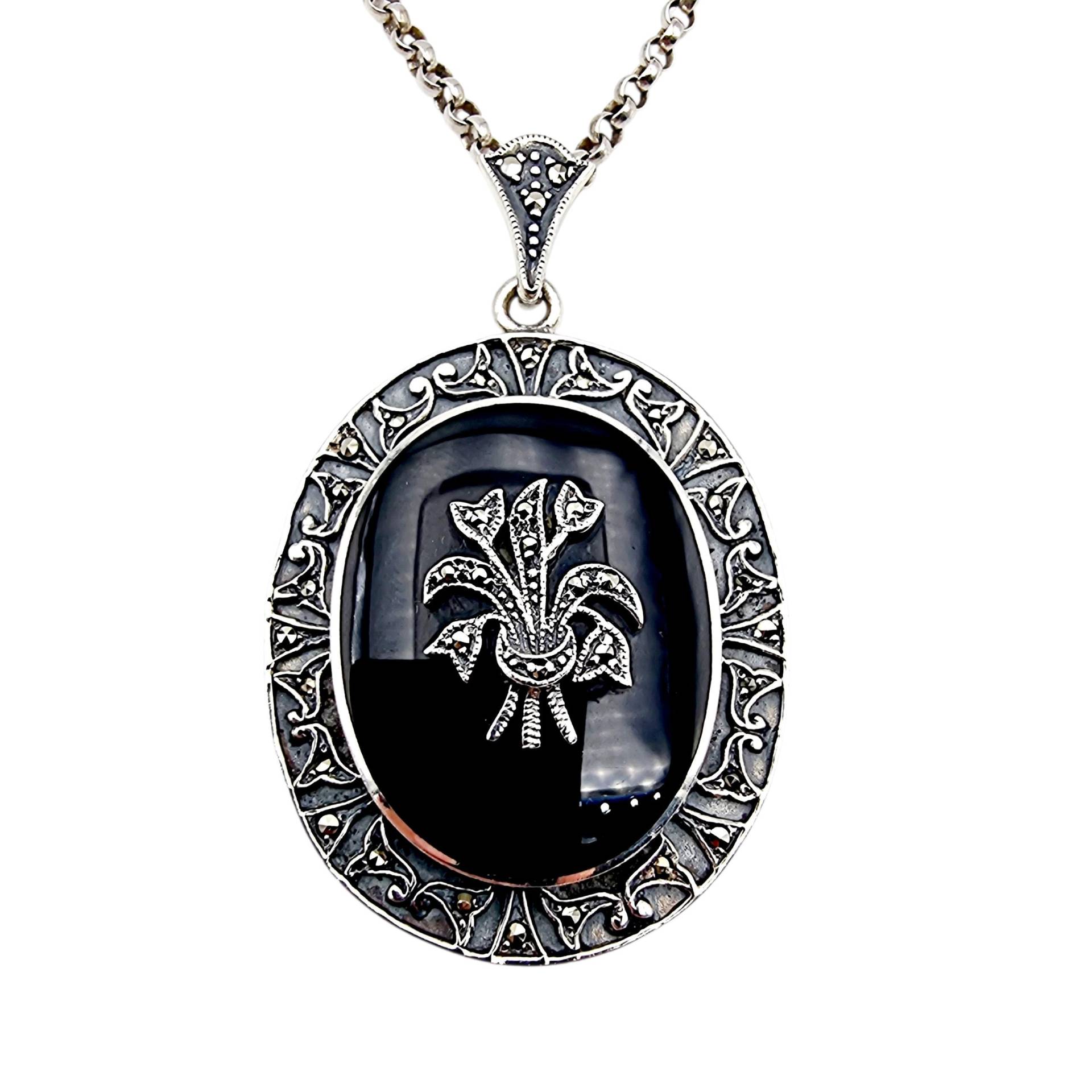 Vintage Silver Pendant Necklace With Black Onyx & Fleur-De-Lis Engraving, Art Deco Revival, 925 von detaschmuck
