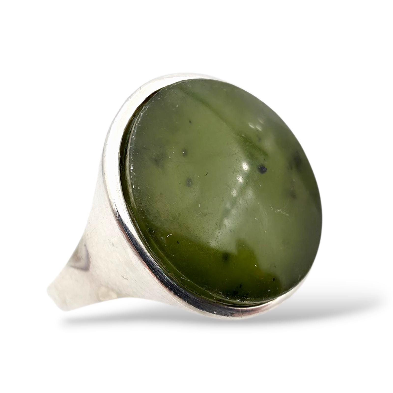 Vintage Silver Ring With Green Nephrite Jade Cabochon - Size Eu 59 | Us 8.75 von detaschmuck