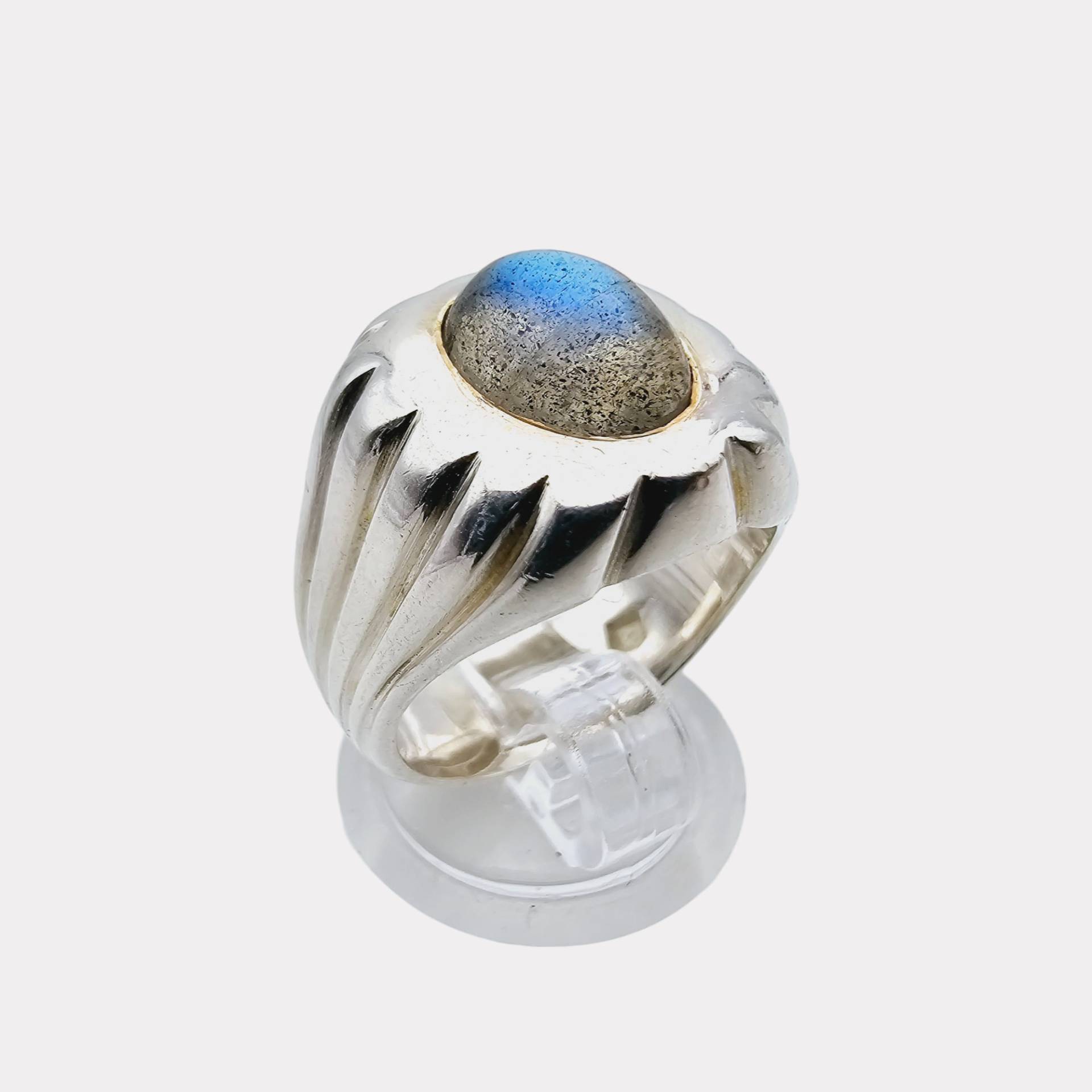 Vintage Silver Ring With Labradorite, Size 51 von detaschmuck
