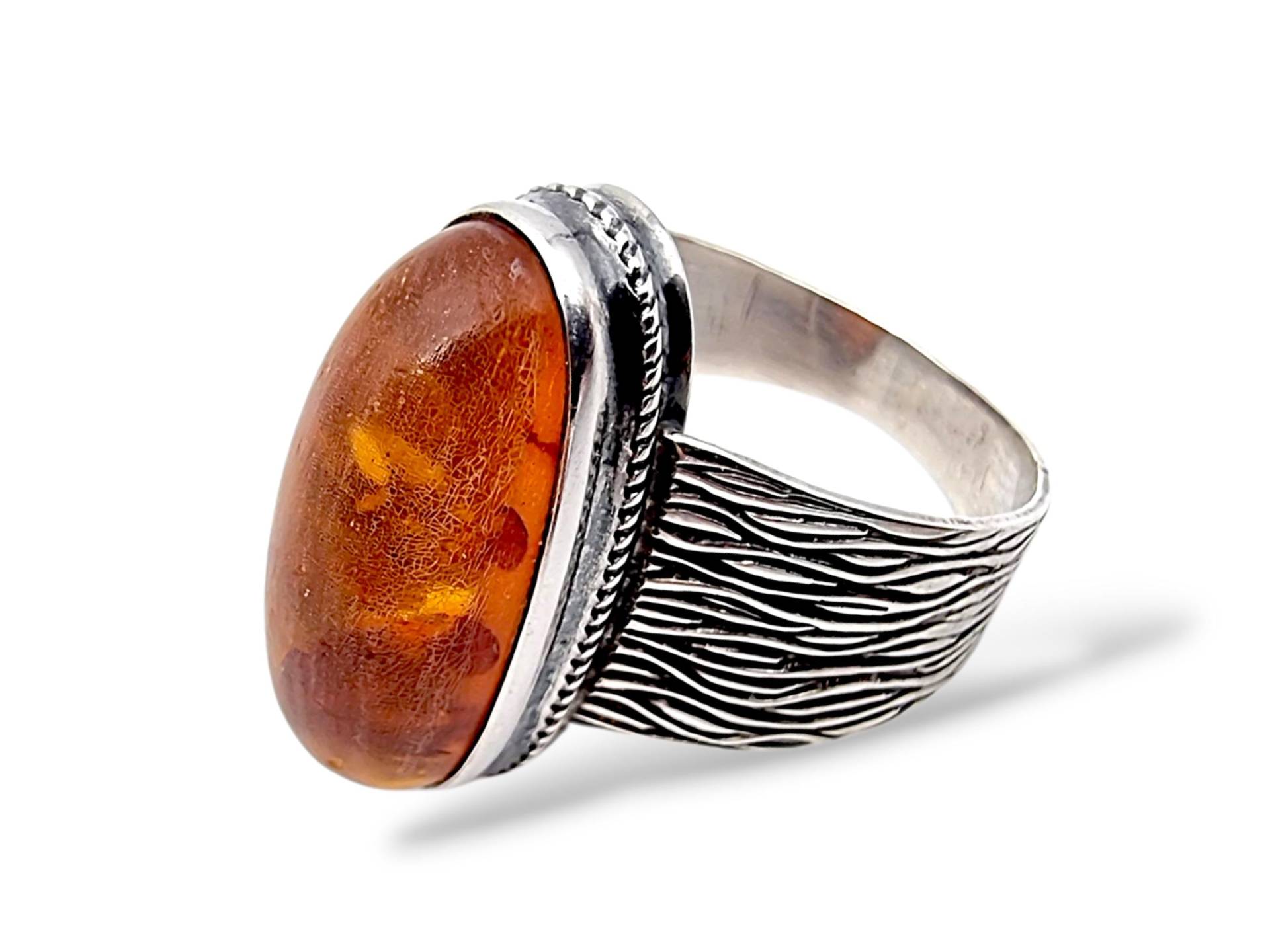 Vintage Sterling Silver Amber Ring, Textured Band Artisan Design, Mid-Century Modern Baltic Jewelry, Size Eu 57 | Us 8 von detaschmuck