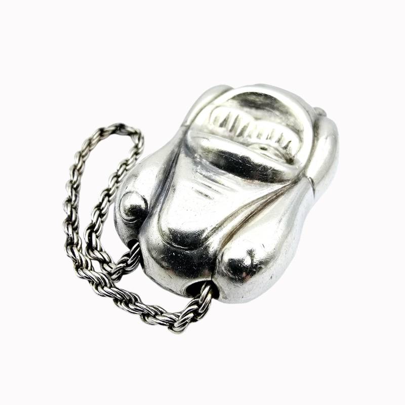Vintage Sterling Silver Car-Shaped Pendant Keychain - Unique Retro Design von detaschmuck