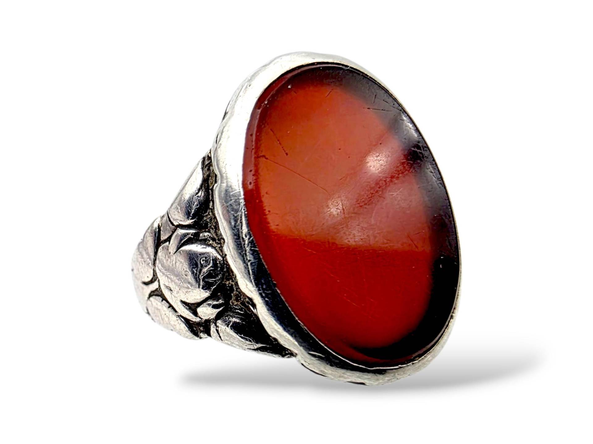 Vintage Sterling Silver Carnelian Ring, Ornate Floral Design, 1960S Handmade Boho Natural Red Gemstone, Size Eu 56 | Us 7.5 von detaschmuck