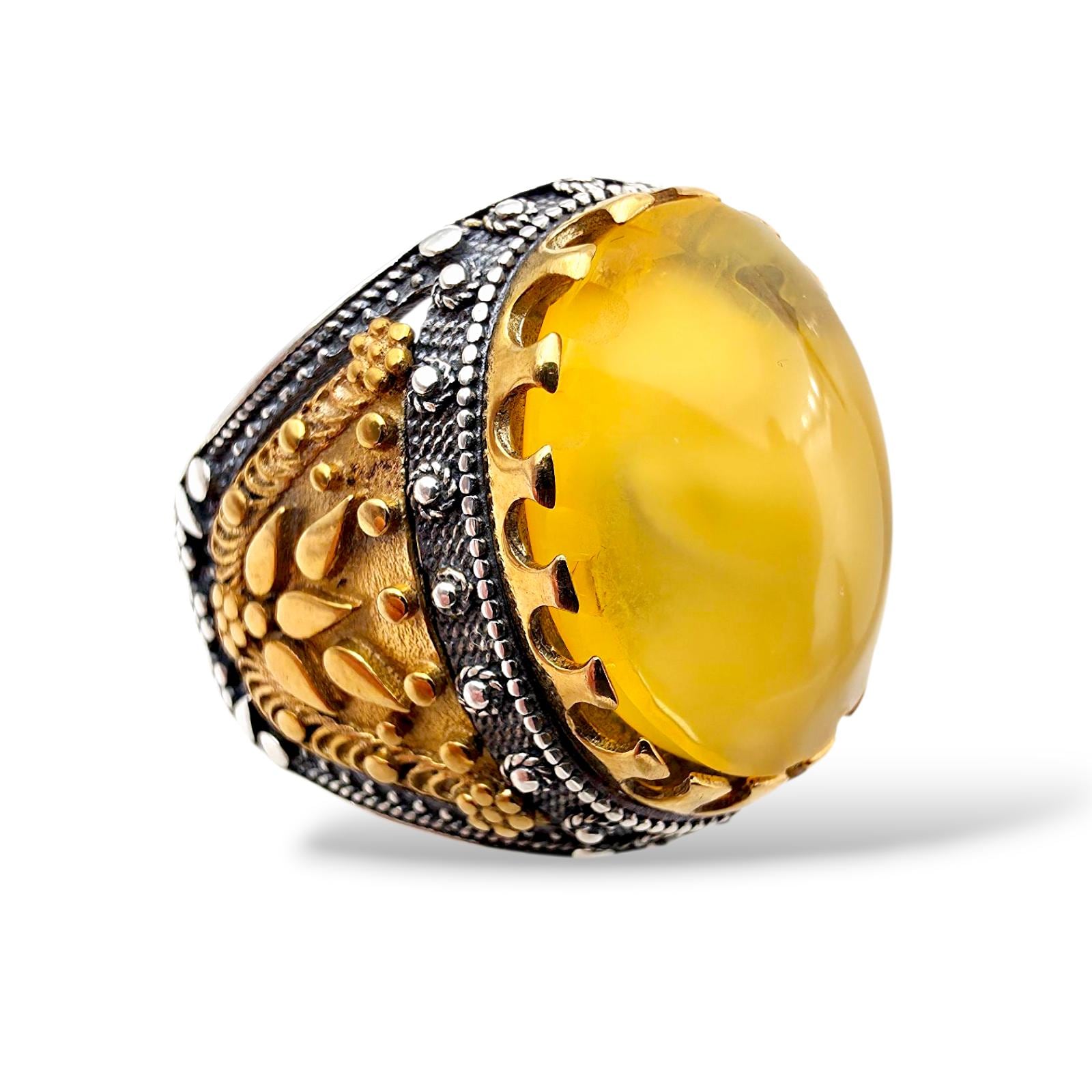 Vintage Sterling Silver Filigree Ring With Baltic Amber Cabochon - Ornate Floral Design Gold-Tone Accents Size 65 von detaschmuck