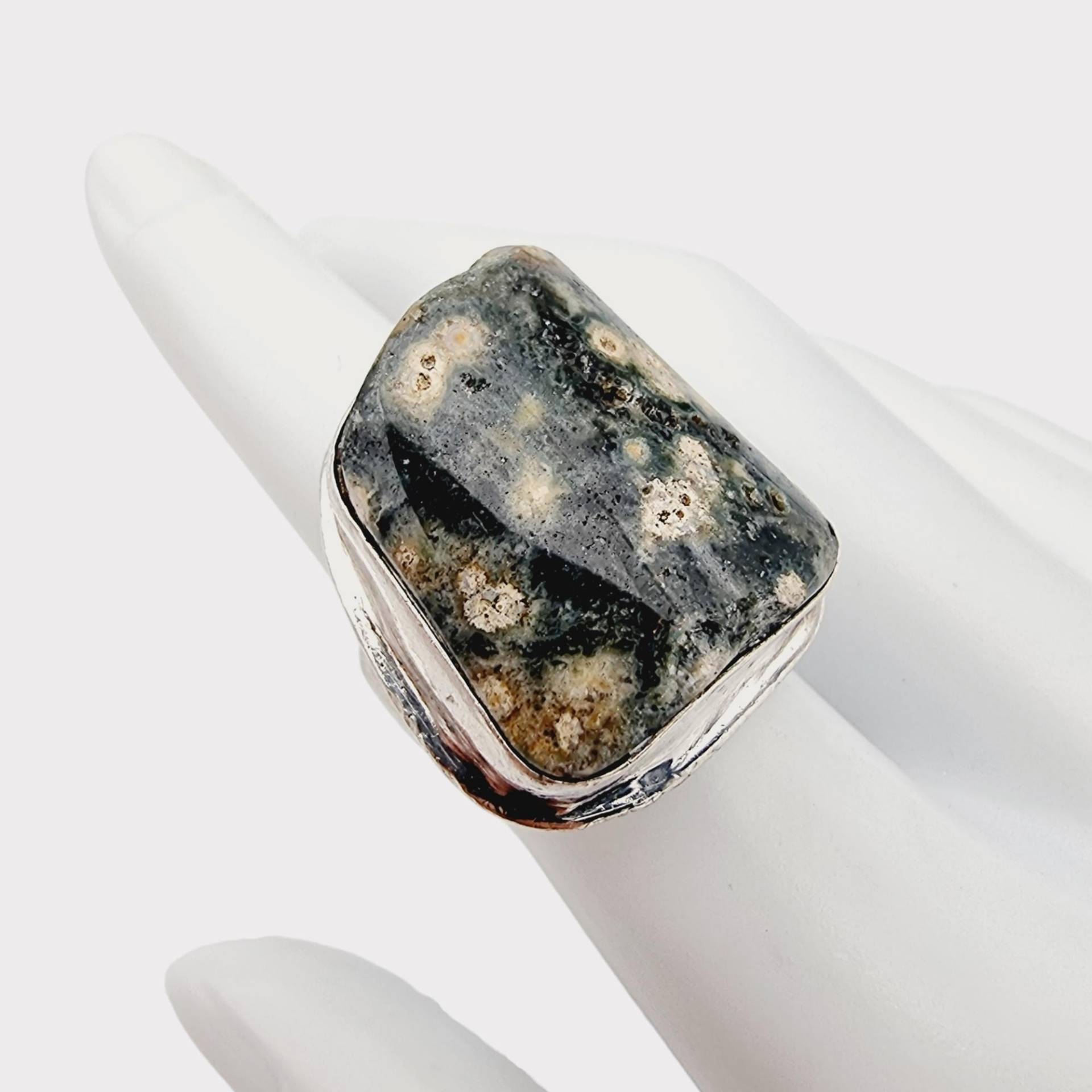 Vintage Sterling Silver Ring With Ocean Jasper Stone, Bold Statement Jewelry, Unique Handmade Design, Size 51 | Us 5.75 von detaschmuck