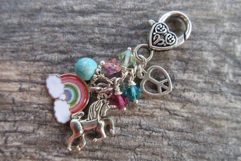 Boho Regenbogen Einhorn Clip-On Geldbörse Charme Silberfarbenen Charme, Kristall & Türkis Baumelt Taschenanhänger, Taschenanhänger von deziningems