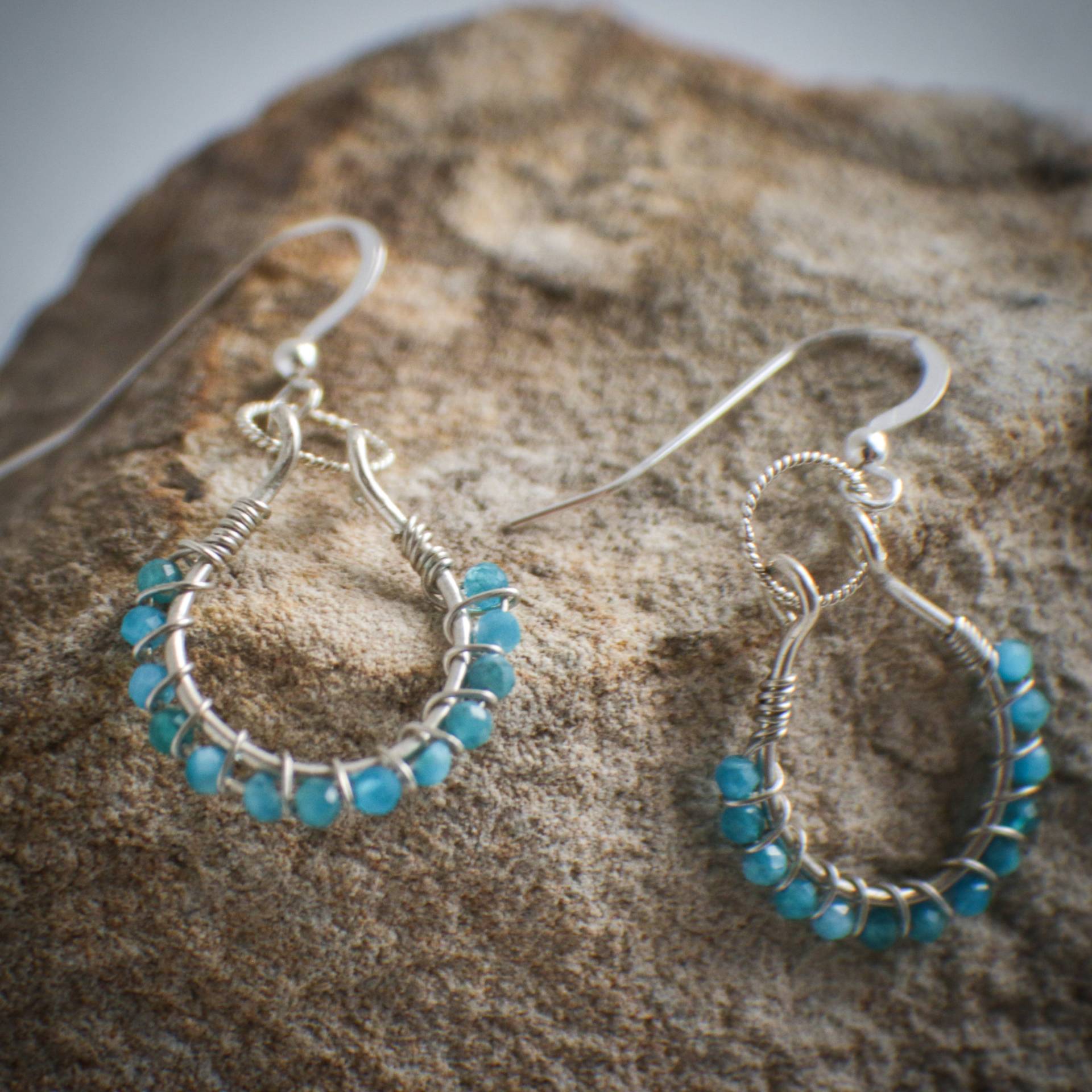 Echte Apatite Und Sterling Silber Draht Gewickelt Baumseider Ohrringe. Schöne Tägliche Ohrring. Boho-Stil. Blaue Stein von dficreations