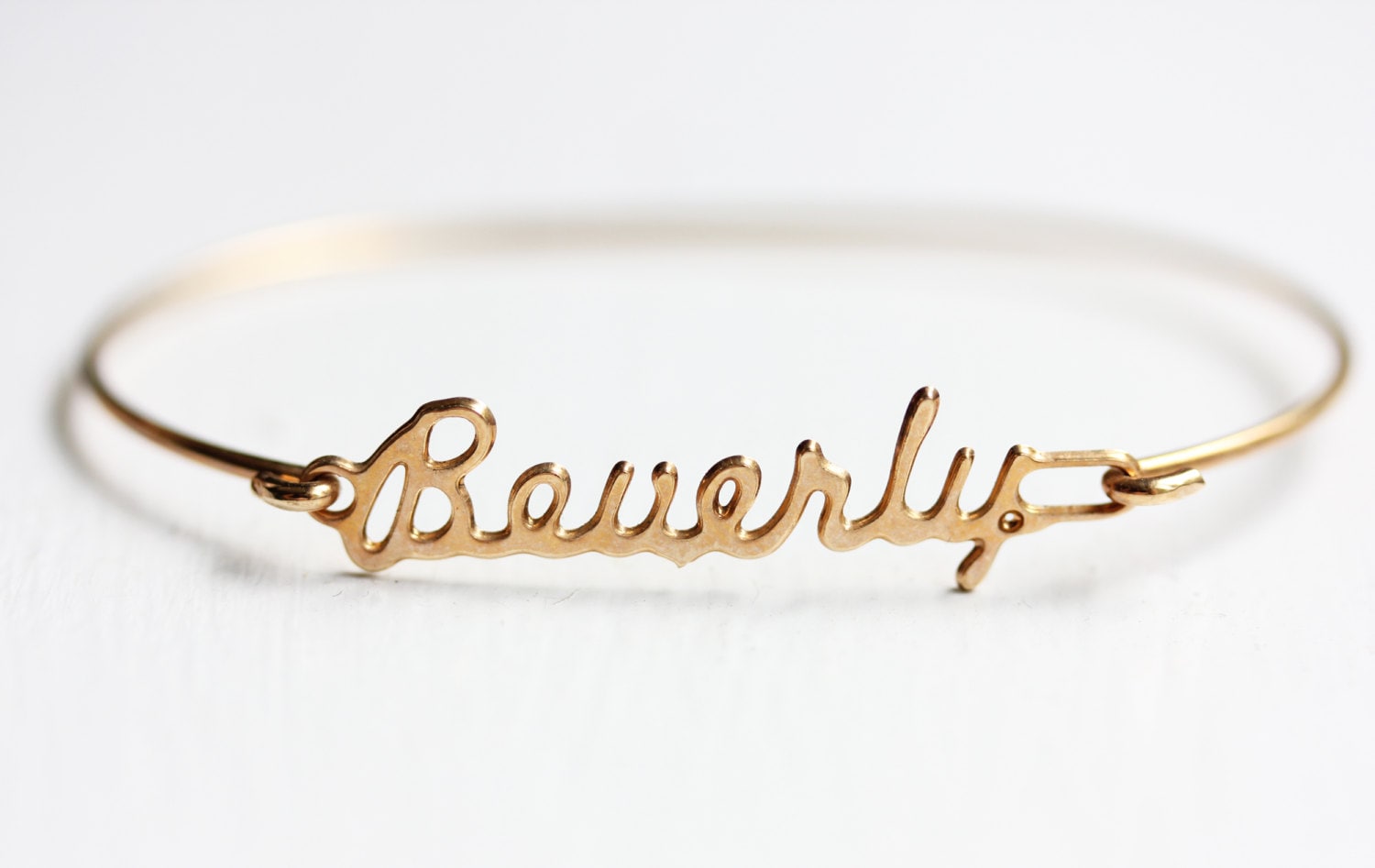 Beverly Name Armband Gold, Namensarmband, Vintage Namensarmband Goldarmband von diamentdesigns