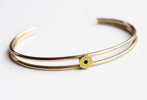 Gänseblümchen-Armband, Emaille-Blumen-Armband, Blumen-Armband, Kleines Gold-Armband, Armband von diamentdesigns