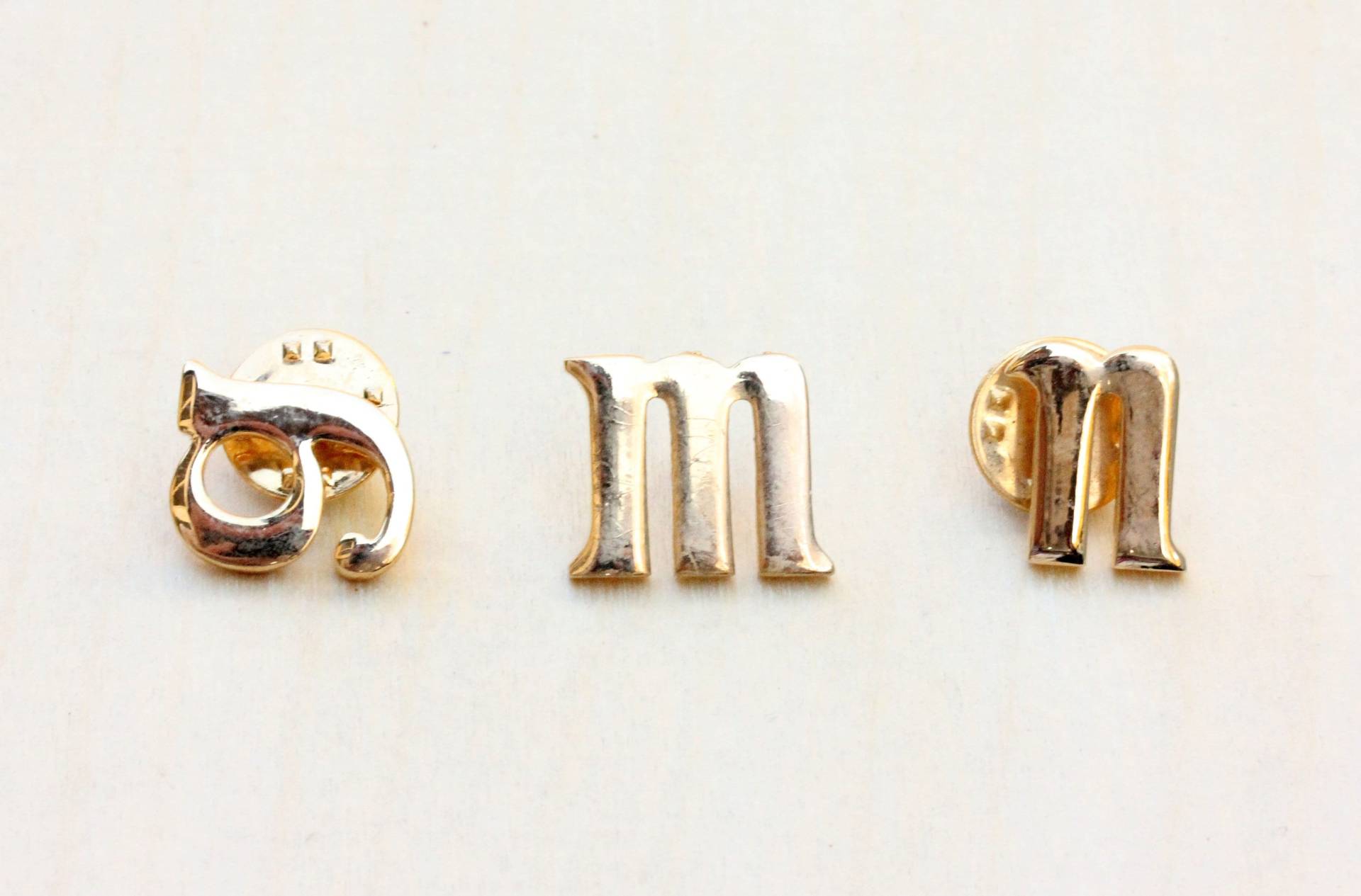 Gold Initial Pin, Brief Brosche, Name Vintage Pin von diamentdesigns