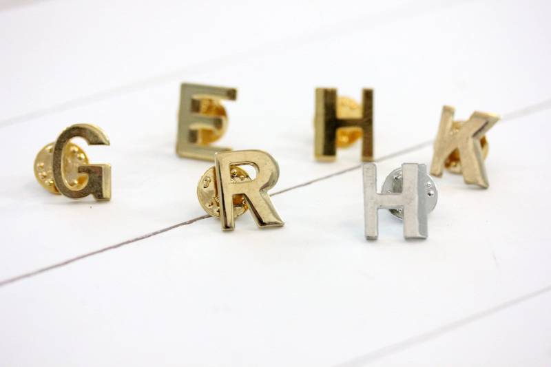 Gold Intial Pin, Initial Brief Silber Vintage Brosche, Namen Name Gold Intial Pin, Initial Brief Silber Vintage Brosche, Namen Name von diamentdesigns