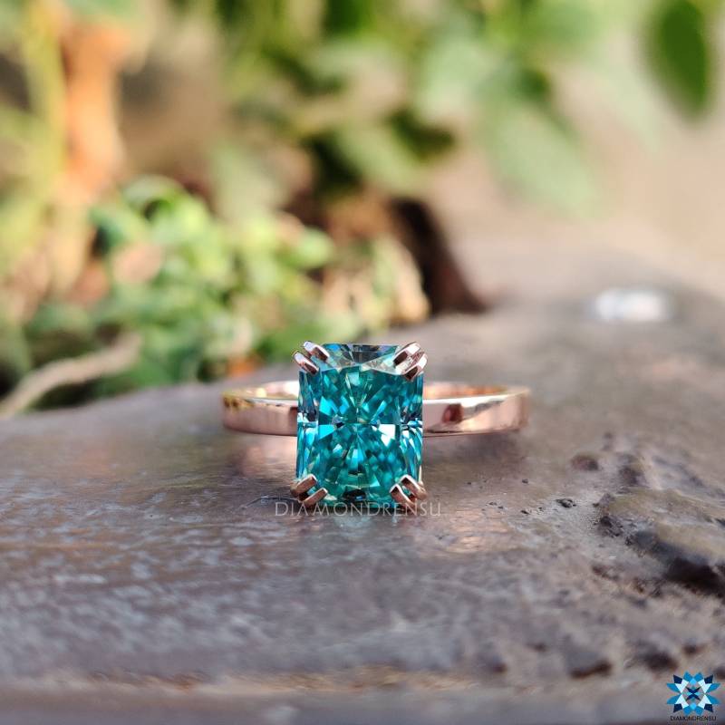 2.10 Ct Cyan Blau Strahlender Ring | Moissanit Doppelklaue Prong Set 14 Kt Roségoldring Verlobungsring Hochzeit von diamondrensu