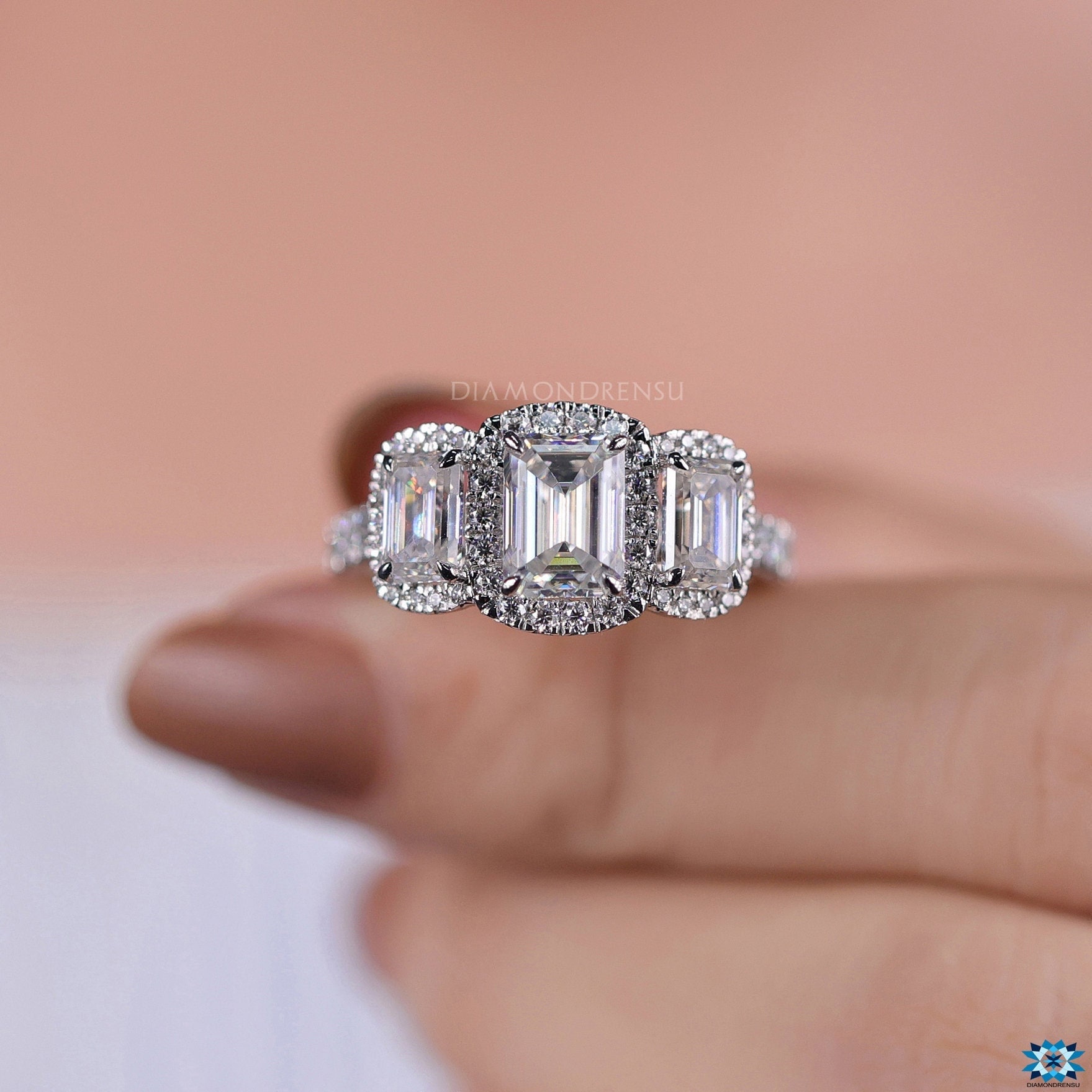 3.36 Tw Moissanite Ring Farbloser Smaragdschliff Ring, Drei-stein-Verlobungsring, Jubiläumsgeschenk, Ehering, Halo-Ring, Geschenkring von diamondrensu