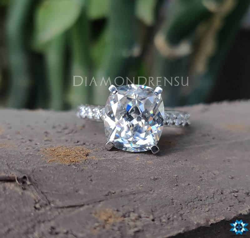 Kissen Göttliche Farblos Moissanit Ring | 4.15 Ctw Divine Verlobungsring 14Kt Weißgold Ehering Hochzeits Set von diamondrensu