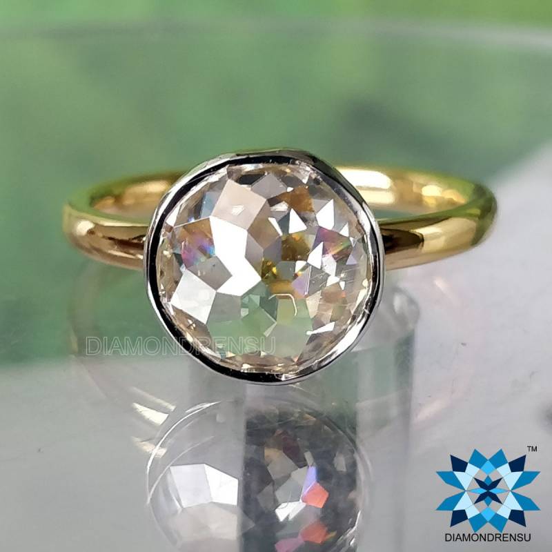 Rose Cut Farblos Moissanite Bezel Set Zweifarbiger Goldring | 8 Mm Flachschnitt Frauen Geschenk Mütter Verlobung Schmuck von diamondrensu