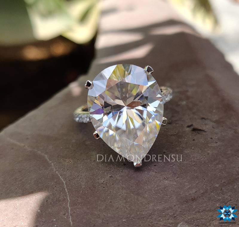 Versteckter Moissanite Verlobungsring, Tropfen Ehering, Jubiläumsring Für Frauen, Handgemachter Ring Von Diamondrensu von diamondrensu