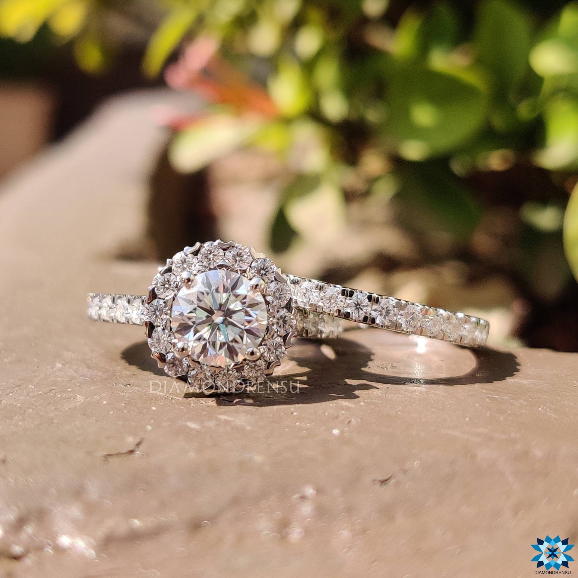 Vintage Braut Set | 2, 52 Tw Runde Farblos Moissanit Verlobungsring Ehering Halbes Eternity Band Weißgold von diamondrensu