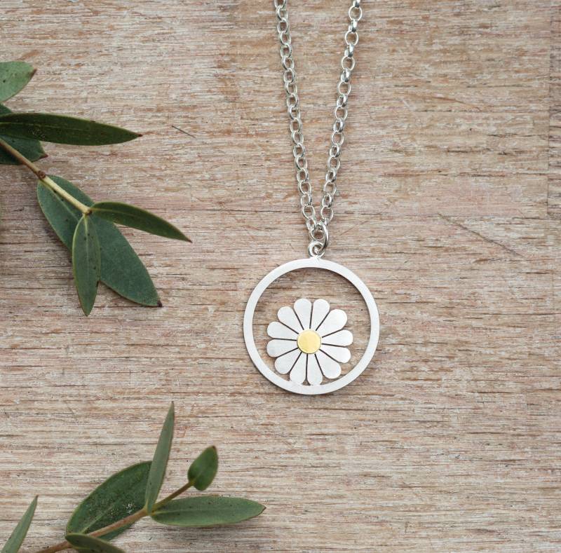 Gerahmte Gänseblümchen Kette Aus Silber Und 750 Gold von dianagreenwood
