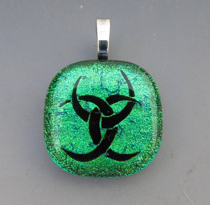 Dichroic Grün Sondermüll Anhänger Laser Etched Fusing von dichroicsparkle