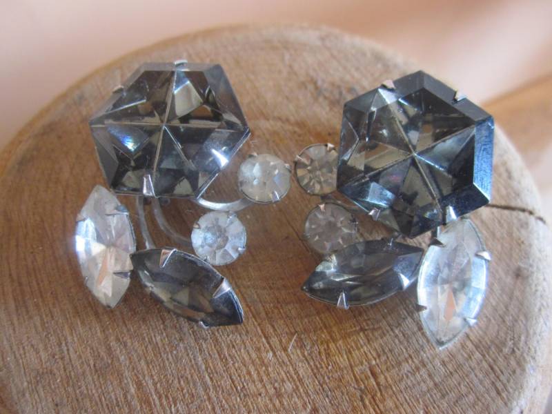 Beau Jewels Signierte Ohrclips, Rauchige Steine Und Klare Strasssteine, Wunderschöne Ohrringe von diddle47