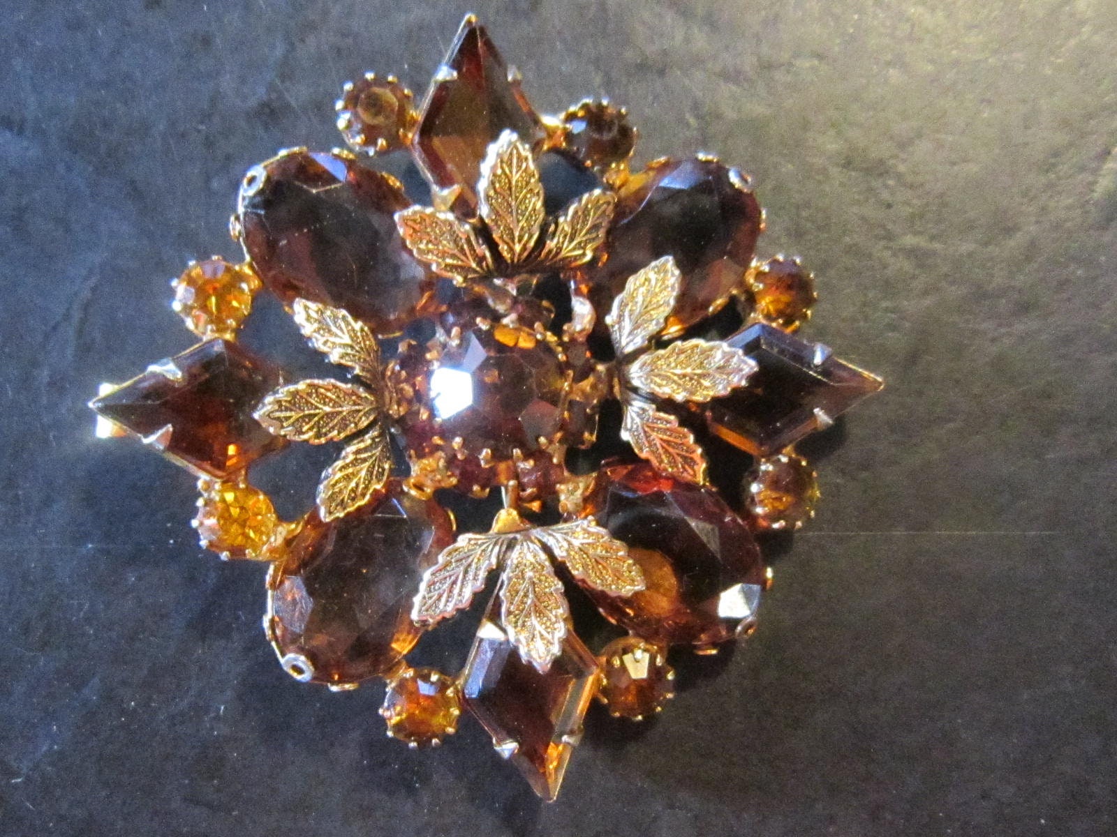 Große Strass Brosche Braun Farbige Steine 2 1/2" von diddle47