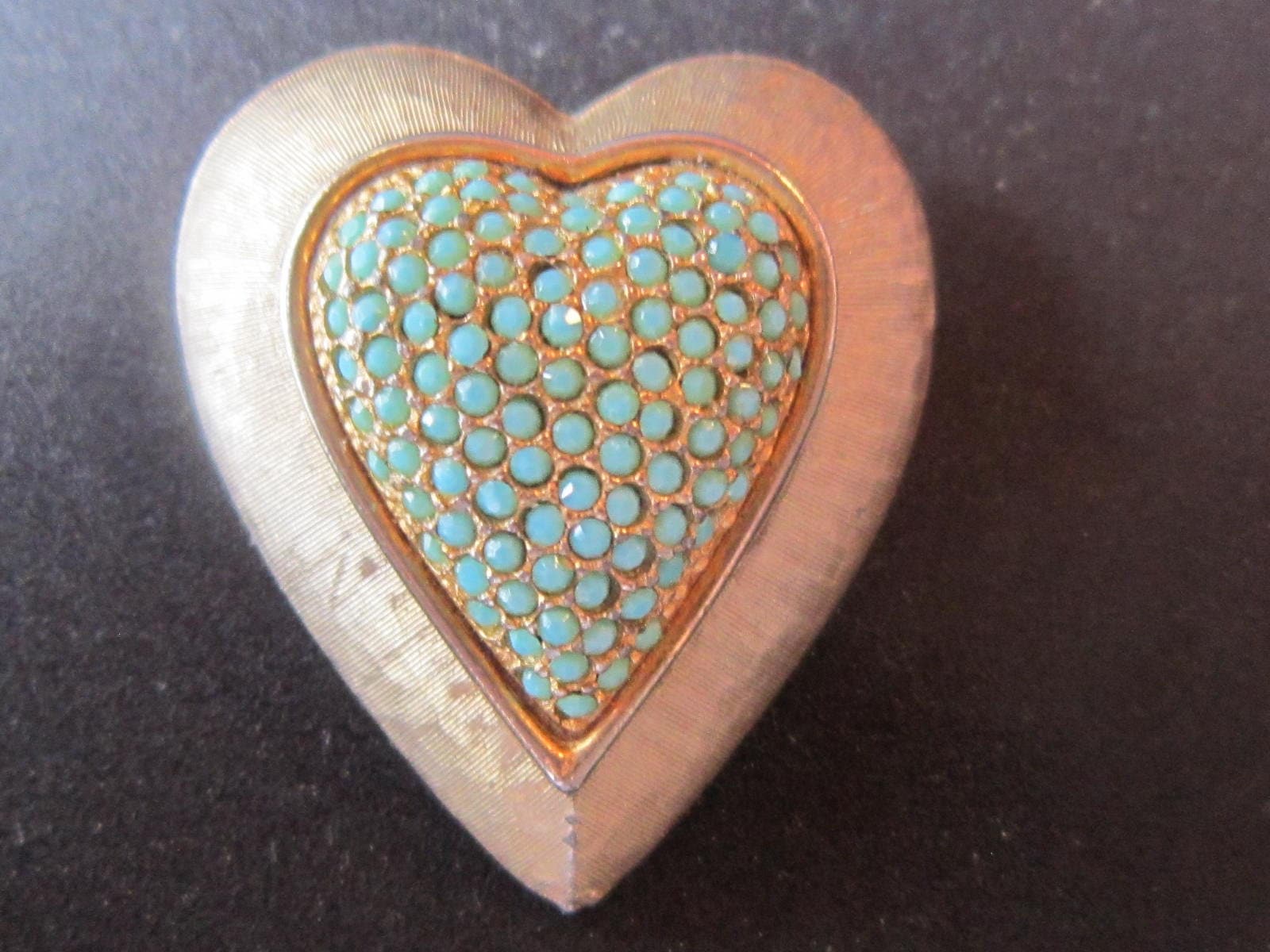 Les Bernard Selten Gebürstet Gold Herz Pin Mit Winzig Blaue Steine von diddle47