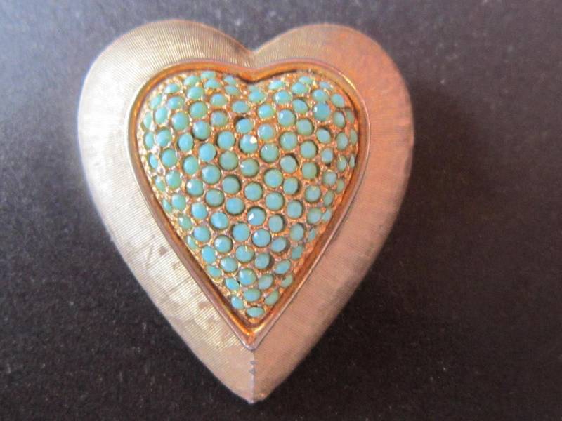 Les Bernard Selten Gebürstet Gold Herz Pin Mit Winzig Blaue Steine von diddle47