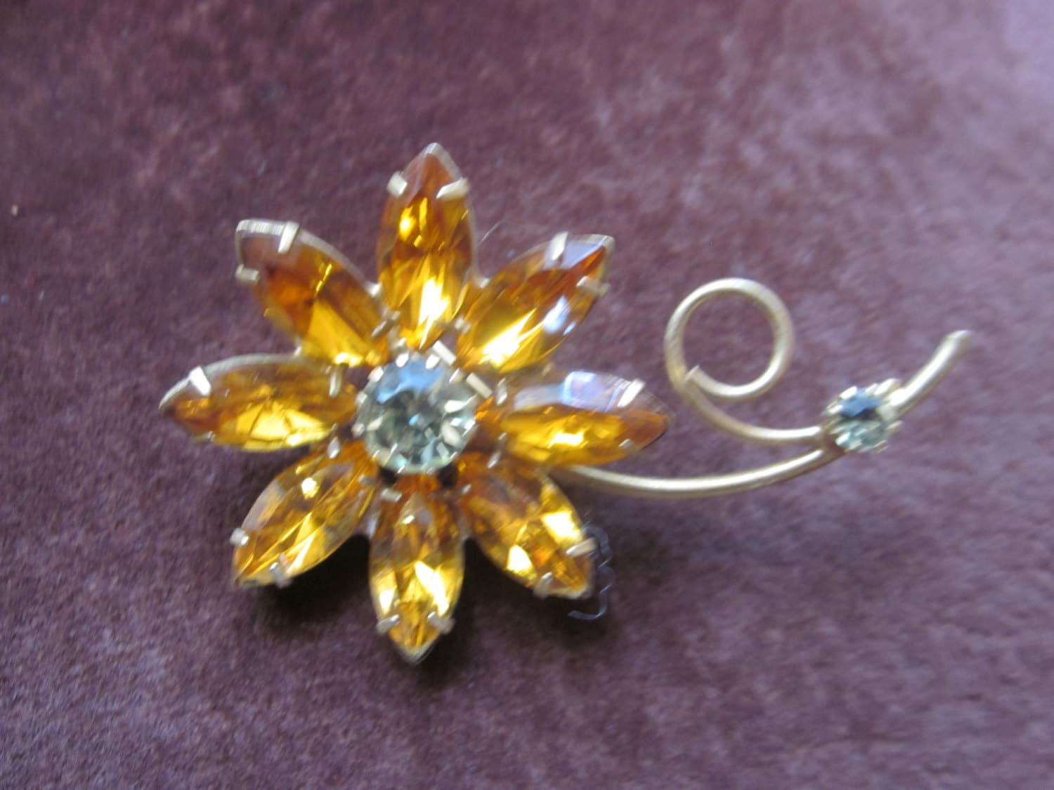 Wunderschöner Vintage Strass Pin, Gelbe Steine Und Klare Strasssteine, Blumen Sehr Schön von diddle47