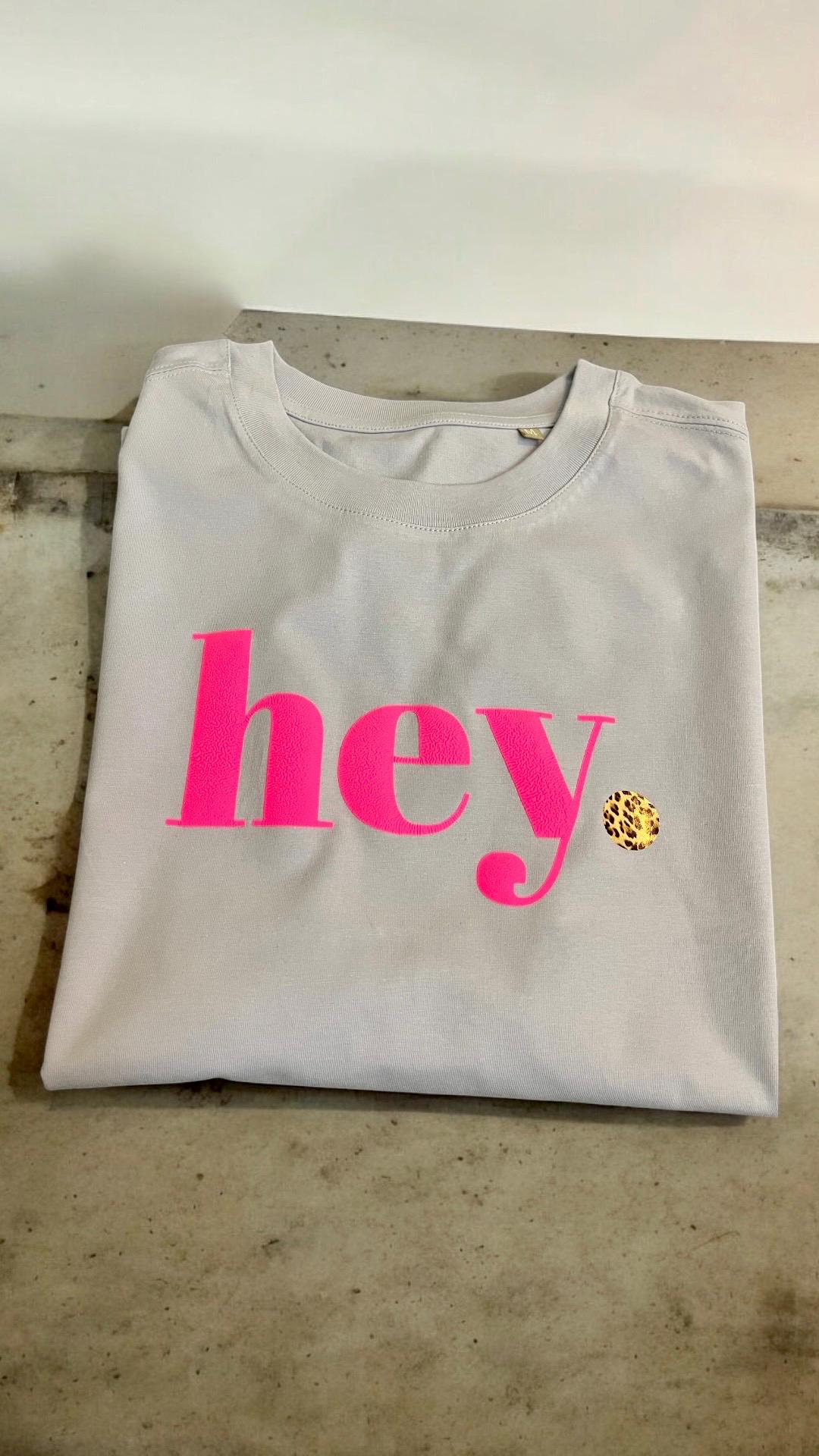 Leo Print Shirt, Hey Tshirt Flieder, Neon Leoprint, Oversize Tshirt Print, Leoprint Tshirt, Geschenk Freundinnen, Leopadenmuster Pulli Leo Print Shirt, Hey Tshirt Flieder, Neon Leoprint, Oversize Tshirt Print, Leoprint Tshirt, Geschenk Freundinnen, Leopadenmuster Pulli von dieMuetterShop
