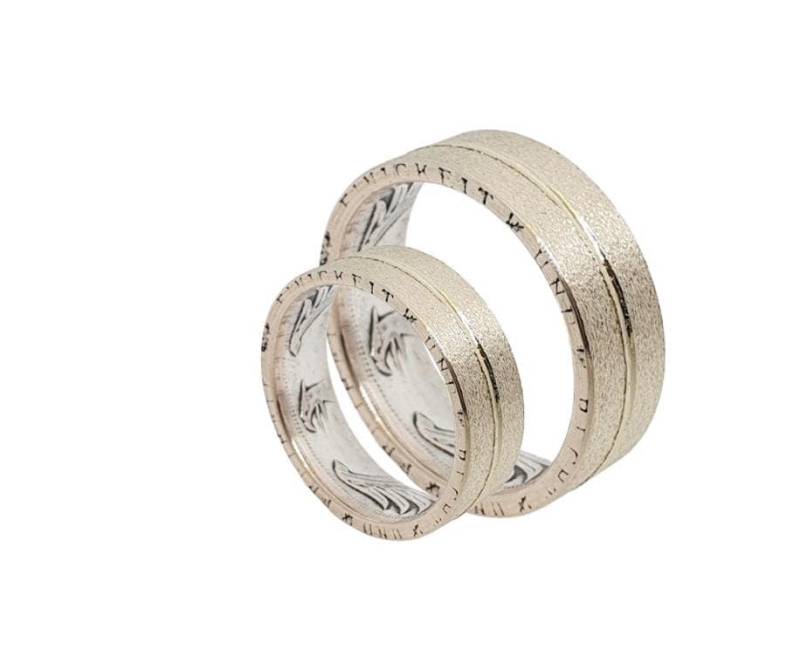 Partnerringe Aus 5 Dm Silbermünzen Satiniert Partnerringe Aus 5 Dm Silbermünzen Satiniert von dieringmacher