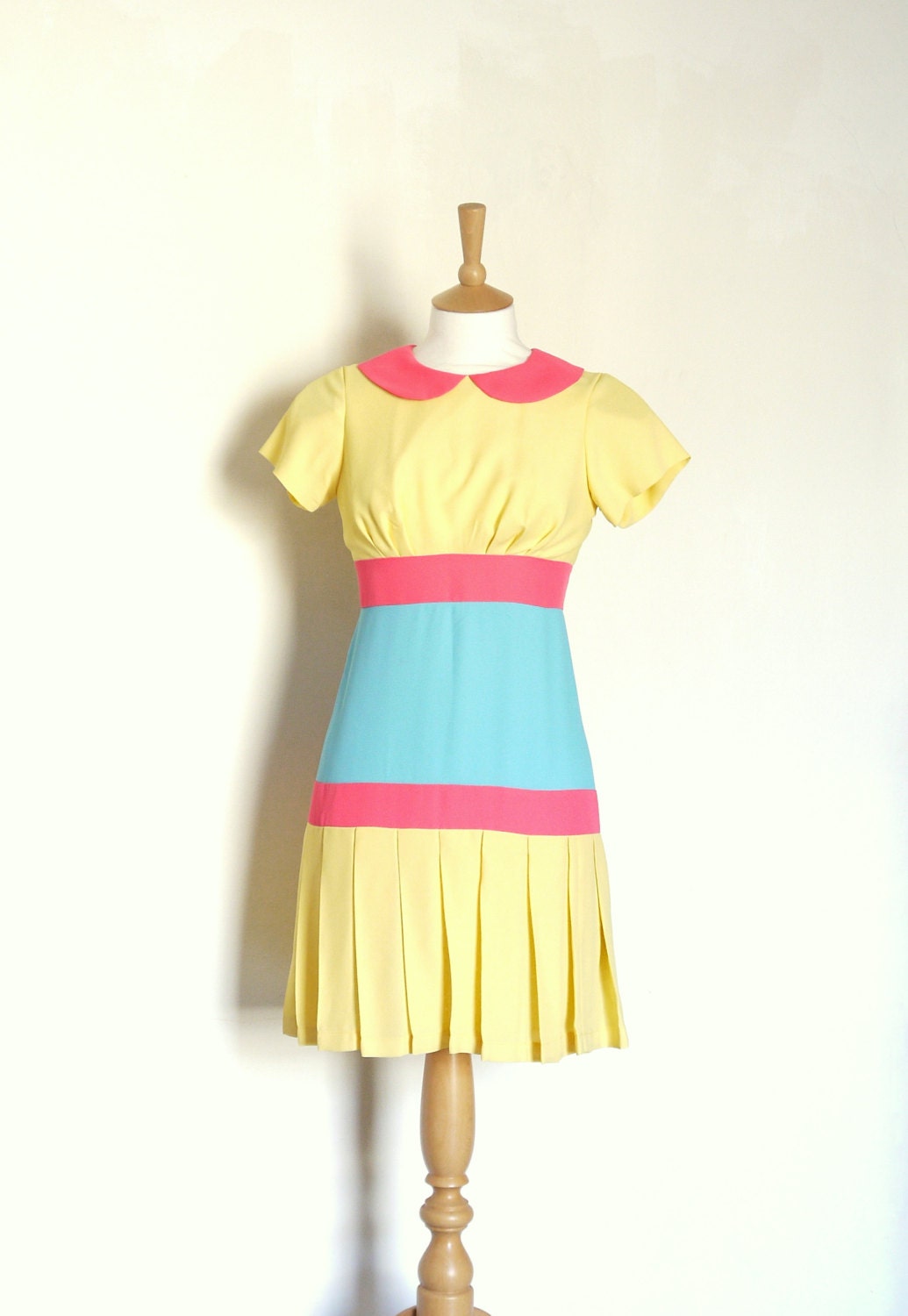 Größe Uk 10 | Us 6-8 - Gelb, Rosa Und Blau Pop-Drop-Taille Kleid Für Den Sieg Von Dig Gemacht von digforvictory