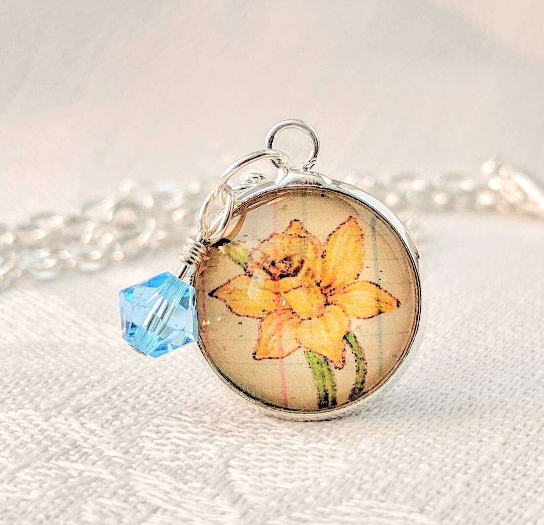 Narzisse Anhänger Kette März Geburtsstein Aquamarin Swarovski Kristall Narzisse Anhänger Kette März Geburtsstein Aquamarin Swarovski Kristall von digiliodesigns