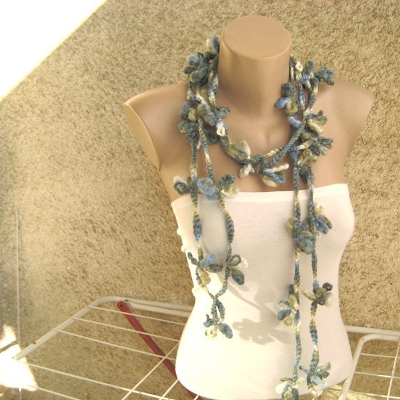 Gehäkelter Schal Infinity, Boho Lariat Halskette, Grobstrick Wolle Grau Blau Weiße Frauen Mädchen Zubehör, Leicht Warm Angenehm Loopschal von dimana