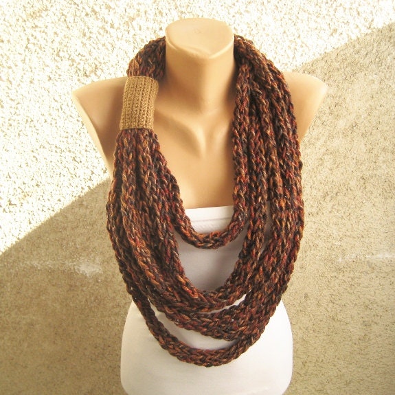 Unendlich Schleife, Klobigen Seil Halskette, Schwarz Braun Beige Acryl Wolle Wickeln, Frauen-Winter-Accessoire, Warme Hand Stricken Schal von dimana