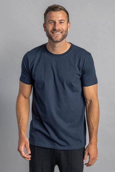 dirts Premium Blank T-Shirt SLIM von dirts