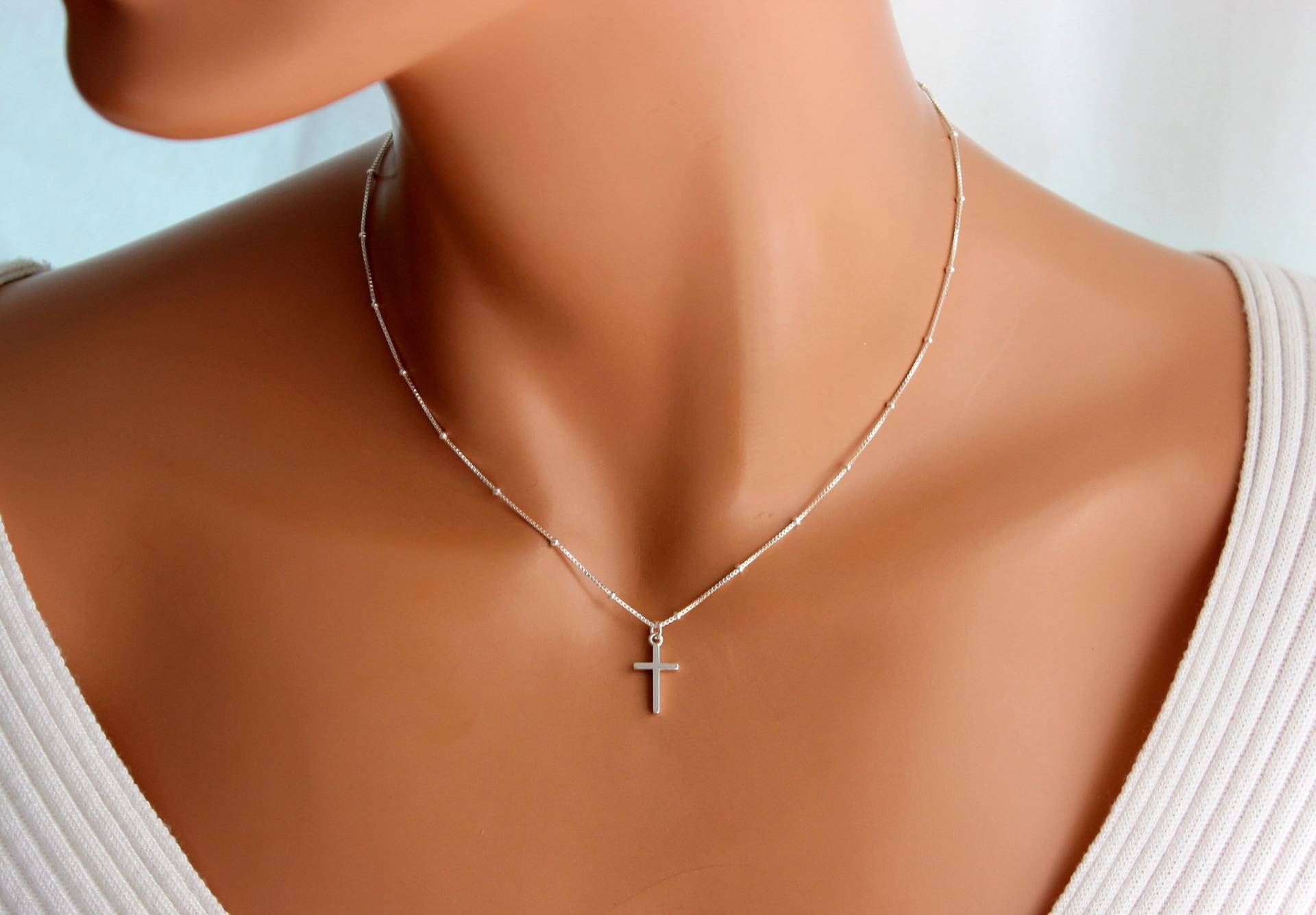 Bestseller 925 Sterling Silber Kreuz Halskette Satellite Kette Einfache Christian Charm Halsketten Frauen Mädchen Schmuck Geschenk Mama von divinitycollection