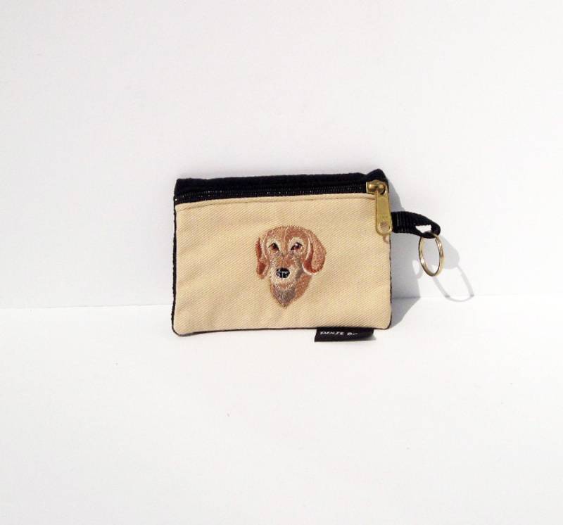 Draht Behaart Dackel Hund Geldbörse Auf Tan Mit Schlüsselanhänger von dixiebags