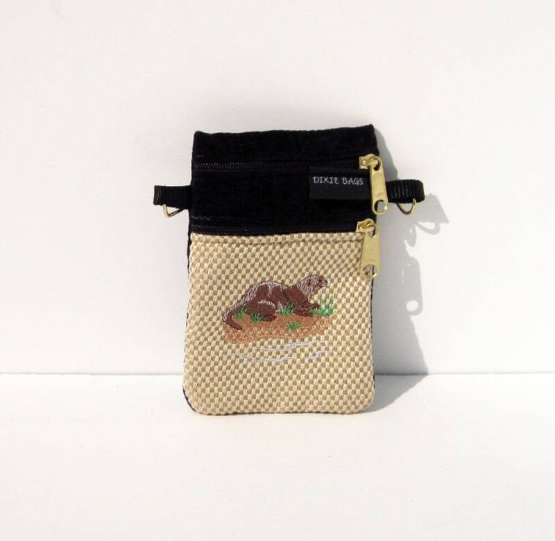 River Otter Kleine Handytasche von dixiebags