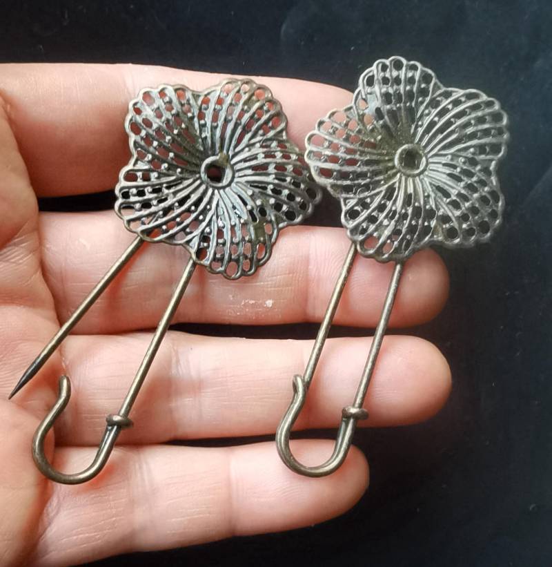 10 Stück Charm Blume Bronze Blumen Sicherheitsnadeln Broschen Zubehör 35mmx65mm A0 von diygem