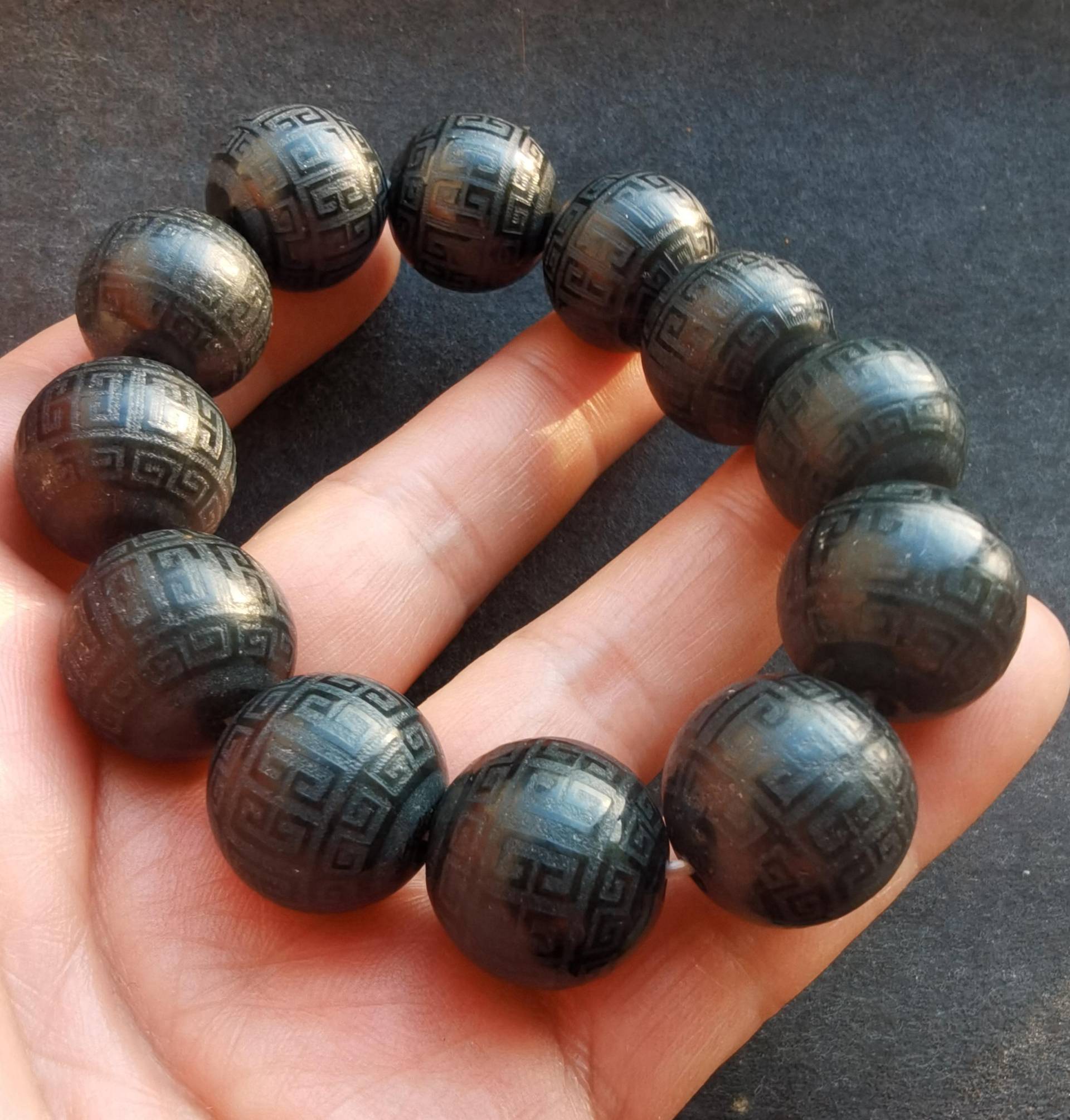 18 Mm Carving Natural Schwarz Grüne Jade Stein Perlen Armband, Frau, Mann, Amulett Stretch Armband von diygem