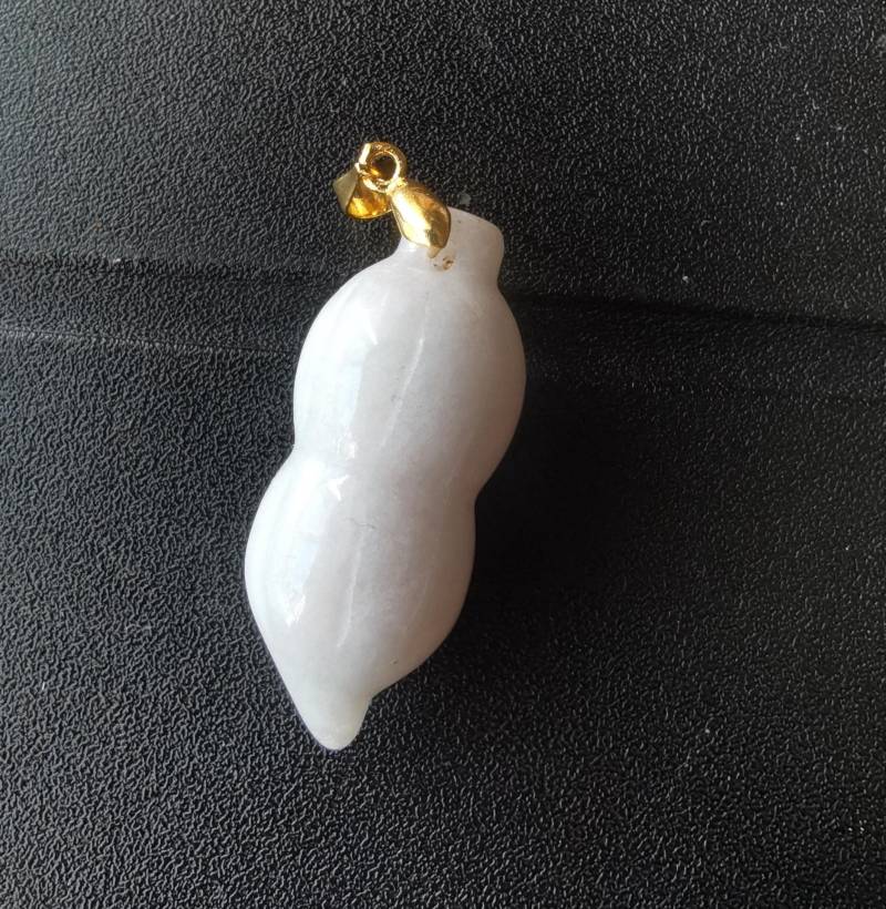 3D Erdnuss Jadeit Anhänger Edelstein-Amulett von diygem