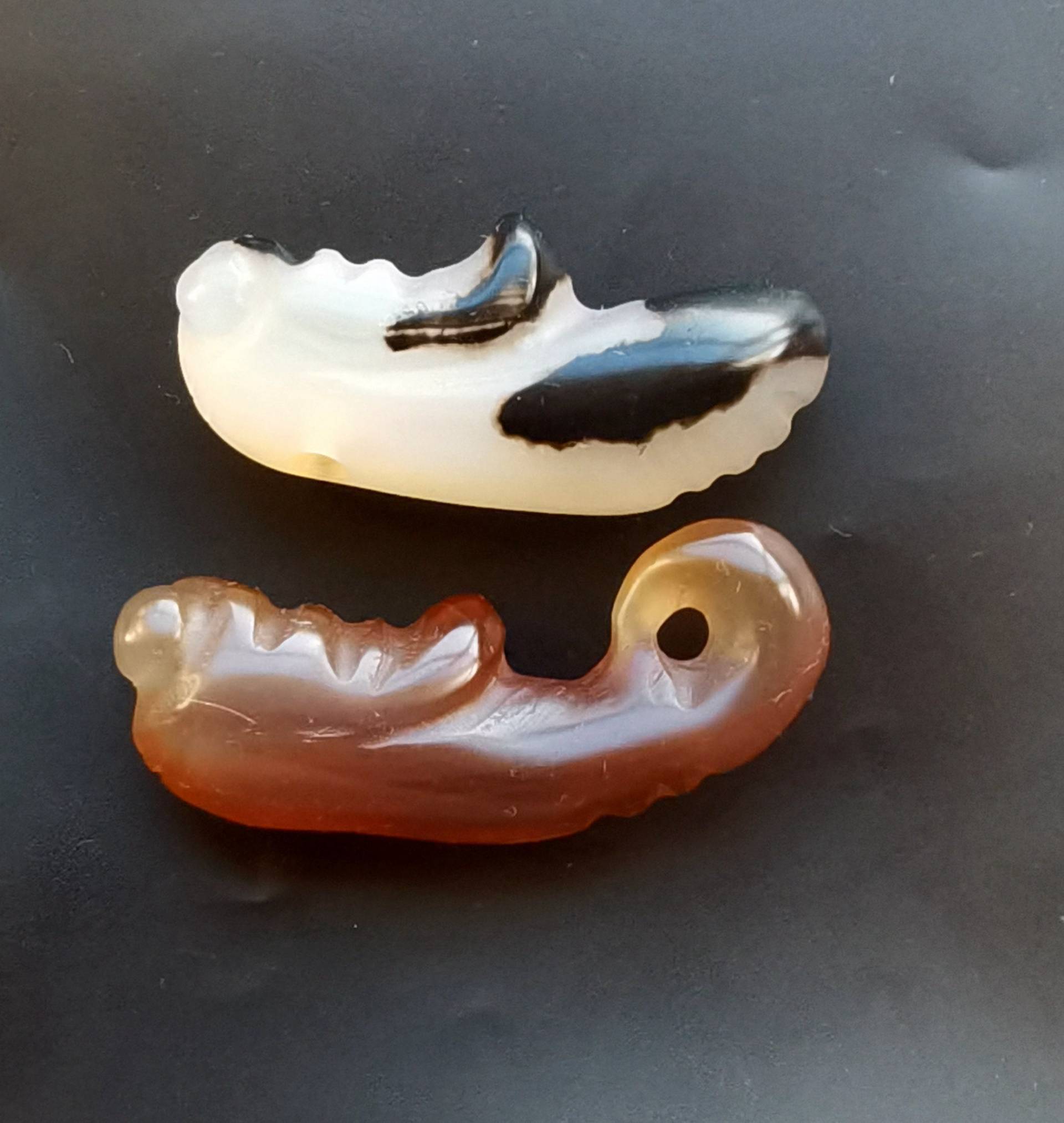 3D Zikaden Achat Anhänger Rot & Weiß Edelstein Amulett von diygem