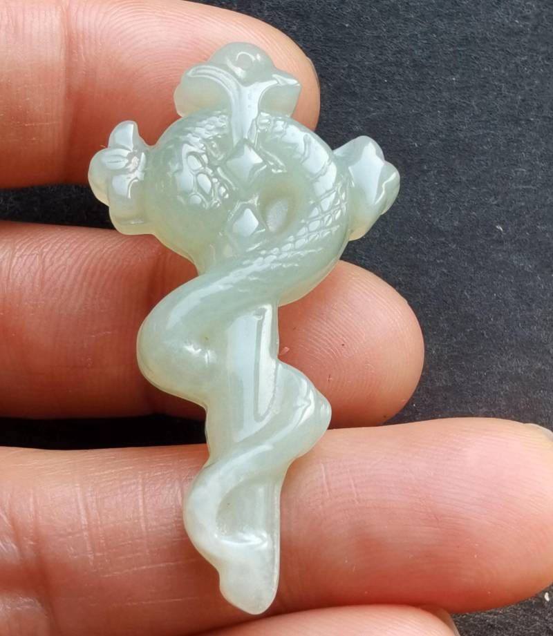 Charme Kreuz Schlange Schnitzen Natürlichen Grünen Jade Stein Anhänger Link, Edelstein Perle, Amulett Talisman Für Tier Machen Handgemachten von diygem